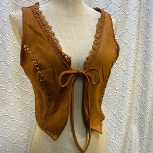 NWT Verdusa size Small Boho Brown suede feel crochet Lace Trim‎ Vest stretch